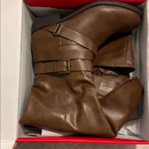 Brown winter boots
